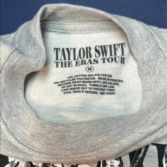 Taylor Swift Gray Sweatshirt - The Eras Tour. Nashville Show - Picture 2 of 7